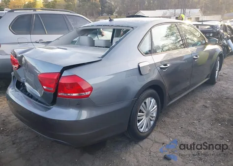2014 Volkswagen Passat 2.5L S z USA, uszkodzony, nr VIN 1VWAP7A30EC038302